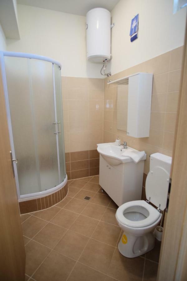 Apartmani Viktorija Vrana  Экстерьер фото