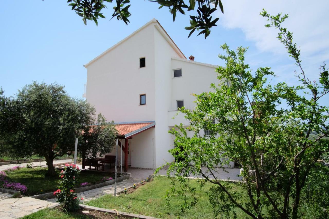 Apartmani Viktorija Vrana  Экстерьер фото