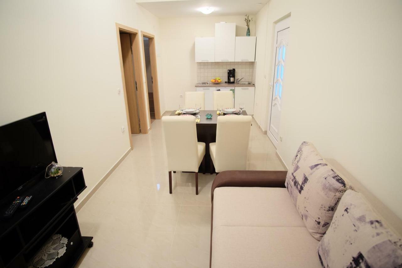 Apartmani Viktorija Vrana  Экстерьер фото