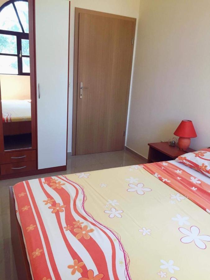 Apartmani Viktorija Vrana  Экстерьер фото